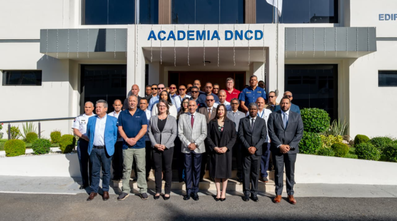 DNCD y EE. UU. capacitan fiscales en desmantelamiento de laboratorios de narcòticos clandestinos DNCD y EE. UU. capacitan fiscales en desmantelamiento de laboratorios de narcòticos clandestinos